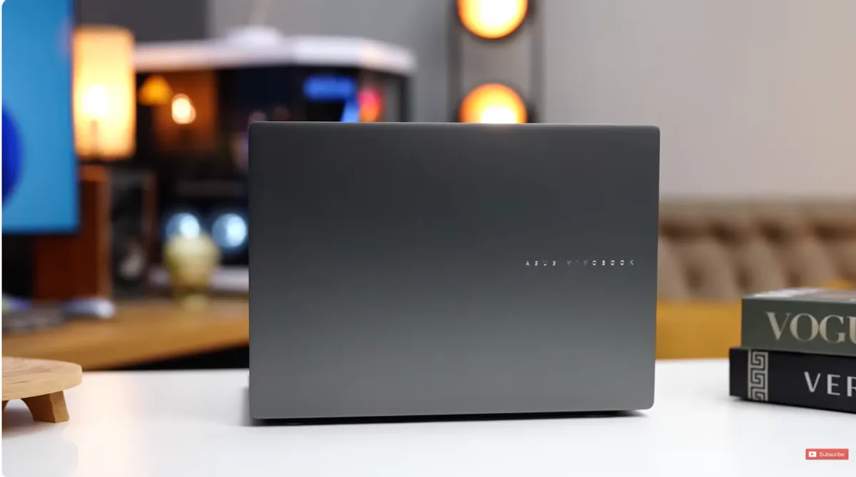 Spesifikasi ASUS Vivobook S14 S3407VA. (Sumber: youtube.com/@DHIARCOM)