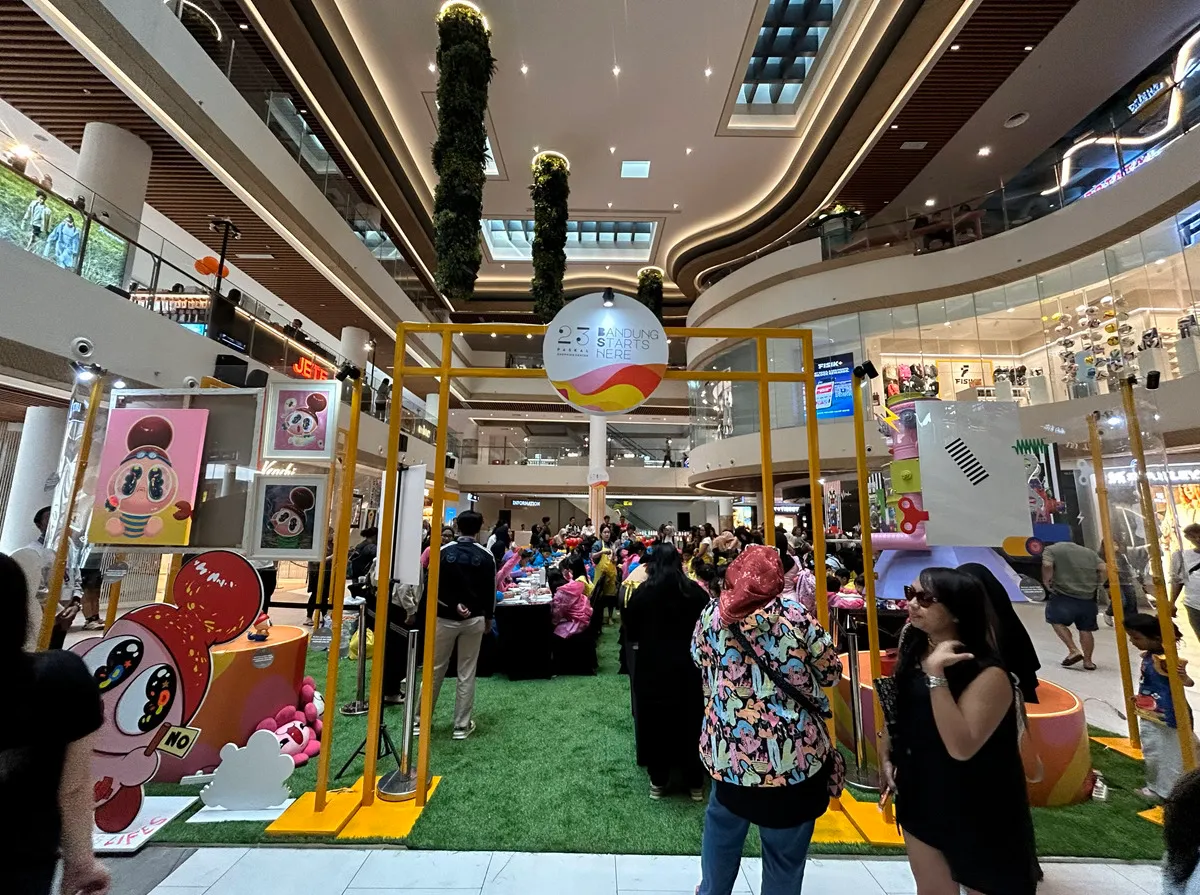 Bandung Starts Here, sebuah event komunitas perdana yang menjadi tonggak baru perjalanan 23 Paskal sebagai rumah bagi seluruh komunitas di Bandung.