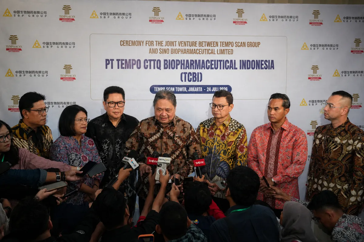 Menteri Koordinator Bidang Perekonomian Airlangga Hartarto Airlangga menegaskan kehadiran perusahaan patungan akan meningkatkan kemandirian Indonesia, terutama dalam hal memproduksi obat-obatan ataupun biofarmasi yang masih bergantung pada produk impor. (Foto: Dok Tempo Scan)