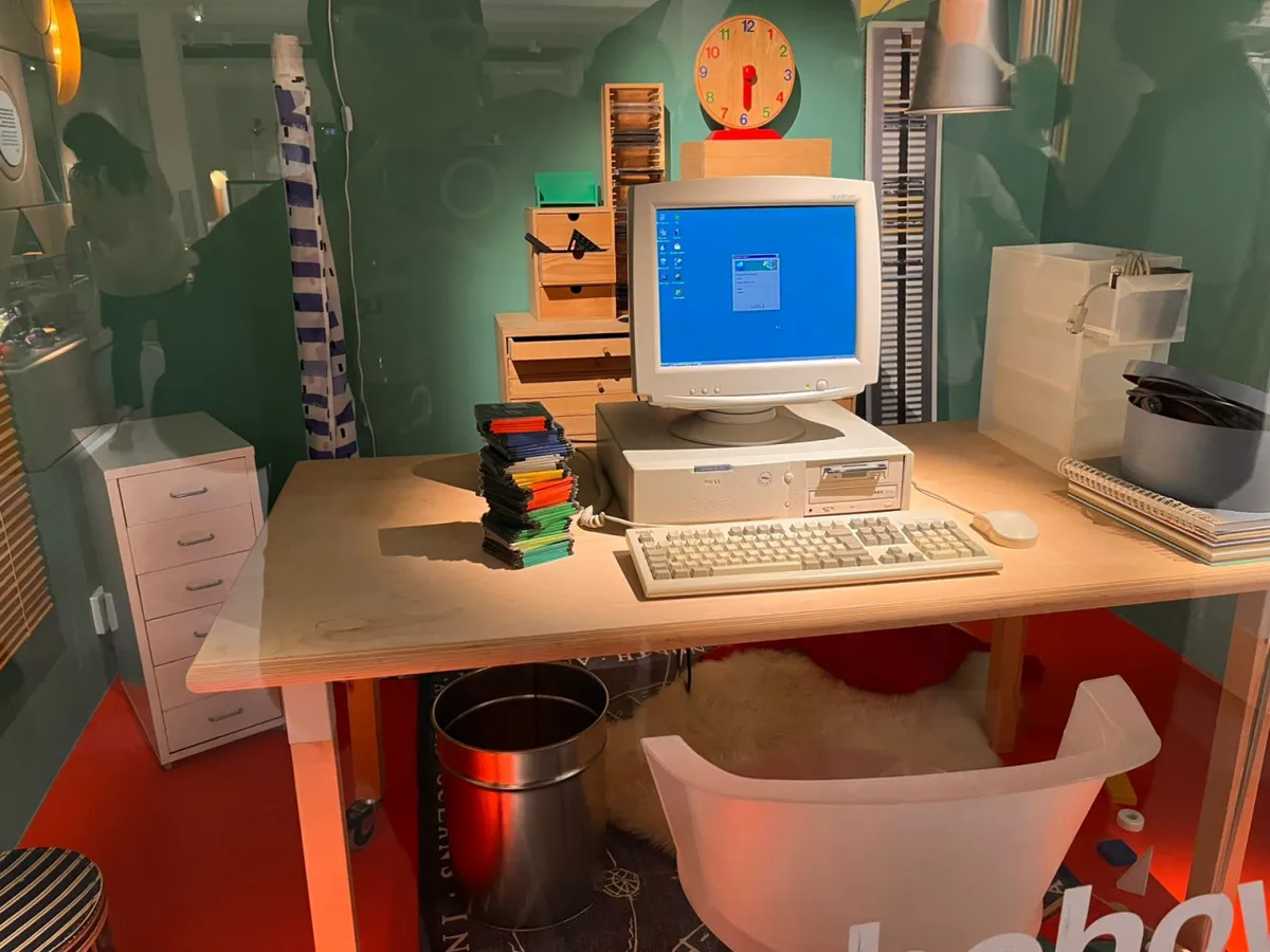 Salah satu pameran furnitur IKEA saat masa era digitalisasi mulai di IKEA Museum di Älmhult, Swedia (Foto: Dok Birny Birdieni)