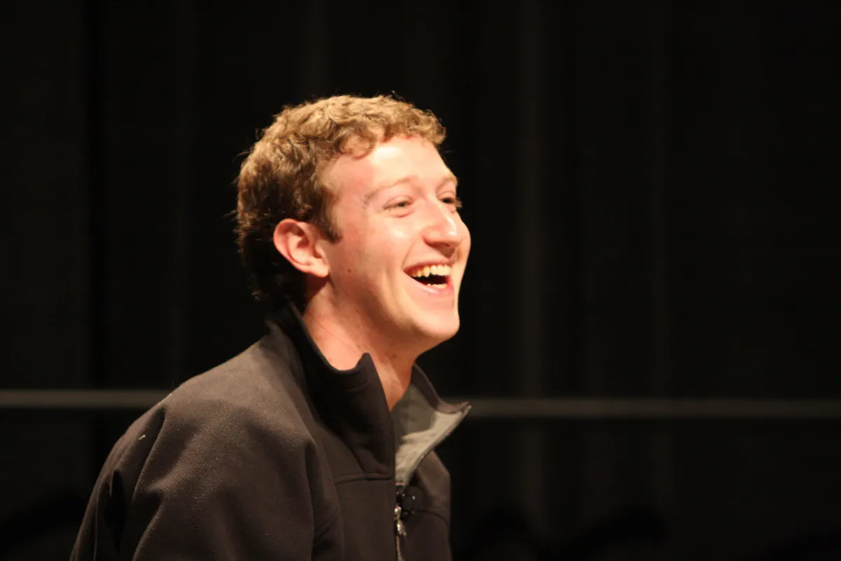 Salah satu sosok low profile, Mark Zuckerberg, tidak suka pamer harta (Wikimedia)