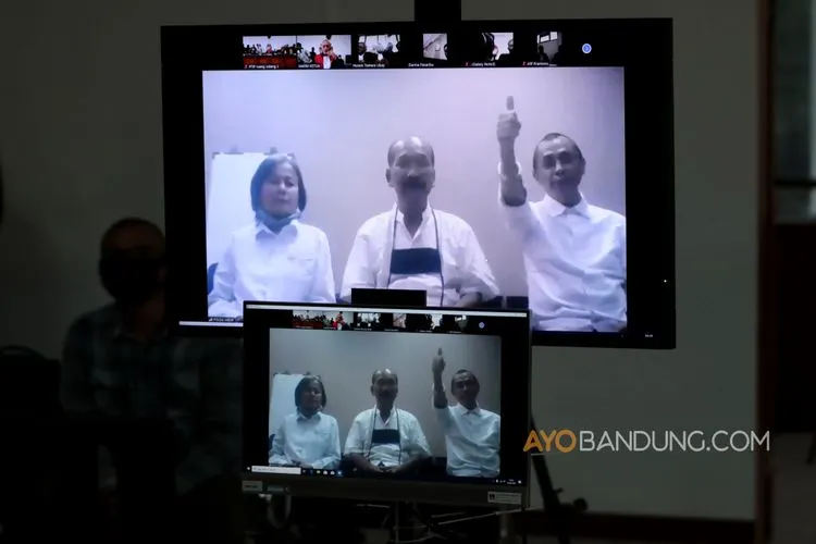 Suasana sidang perdana virtual kasus Sunda Empire di Pengadilan Negeri Bandung, Jalan L.L R.E Martadinata, Kota Bandung, Kamis (18/6/2020). (Ayobandung.com/Kavin Faza)