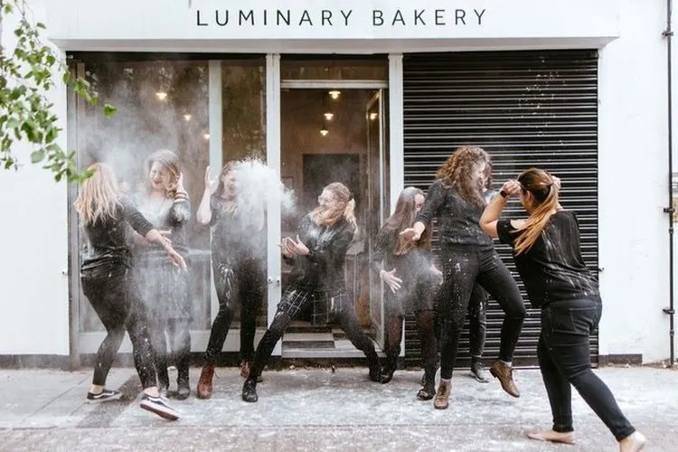 Luminary Bakery adalah toko roti di London yang bertujuan untuk memberi pelatihan dan memberdayakan wanita untuk membangun karier mereka. (Twitter/@LuminaryBakery)
