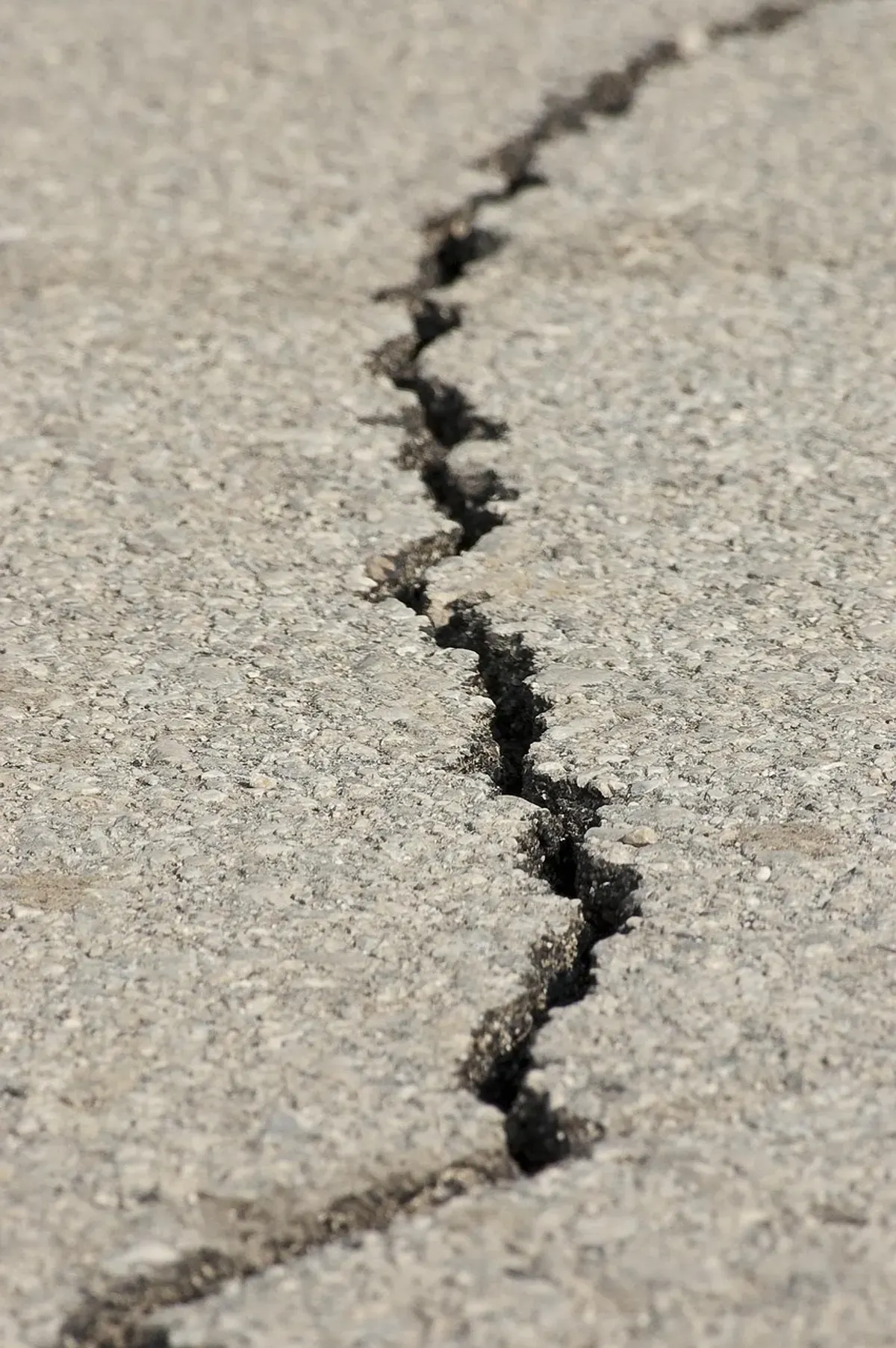 Ilustrasi. Media sosial baru-baru ini diramaikan dengan informasi mengenai potensi gempa bumi besar berkekuatan Magnitudo 7 (M 7) yang dipicu oleh aktivitas Sesar Kendeng. (Sumber: Pixabay | Foto: Pixabay)