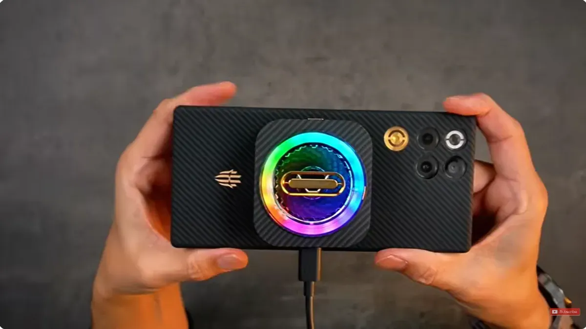 Redmagic 11 Pro Golden Saga Edition. (Sumber: youtube.com/@TcolTech)