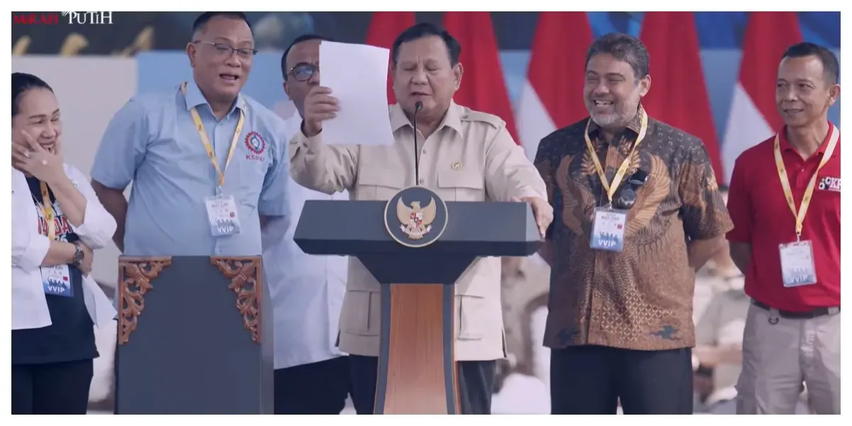 Presiden Prabowo Subianto Hadir dalam Peringatan Hari Buruh Internasional (May Day) yang Digelar di Monas, Jumat (1/5). (Sumber: YouTube Sekretariat Presiden)