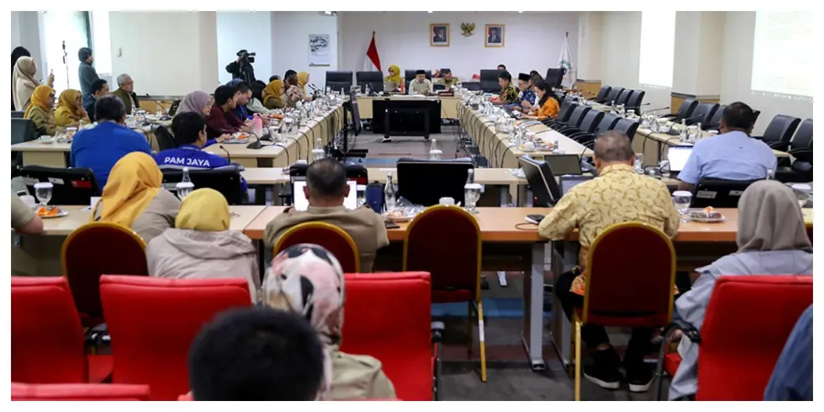 Bapemperda DPRD DKI Jakarta Mulai Bahas Pasal Penyelenggaraan Sistem Penyediaan Air Minum (Sumber: beritajakarta.id)