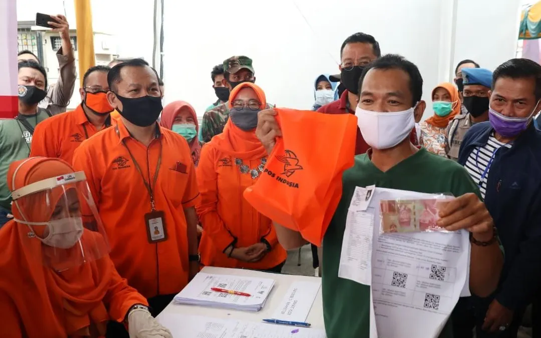 Pencairan bantuan ini telah menunjukkan kemajuan positif di PT Pos, dengan undangan pencairan yang mulai didistribusikan ke tingkat desa dan wilayah.