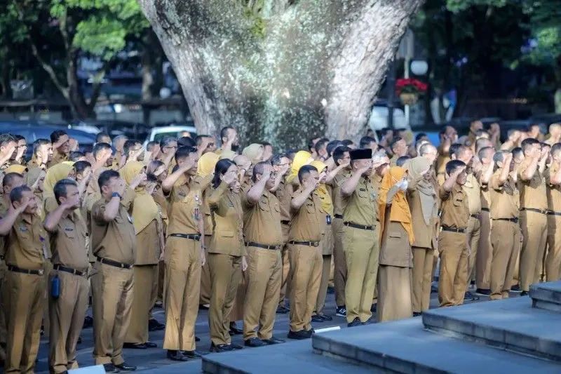 Presiden Prabowo Subianto mencanangkan program revitalisasi atau renovasi pendidikan yang berfokus pada perbaikan sarana prasarana sekolah.