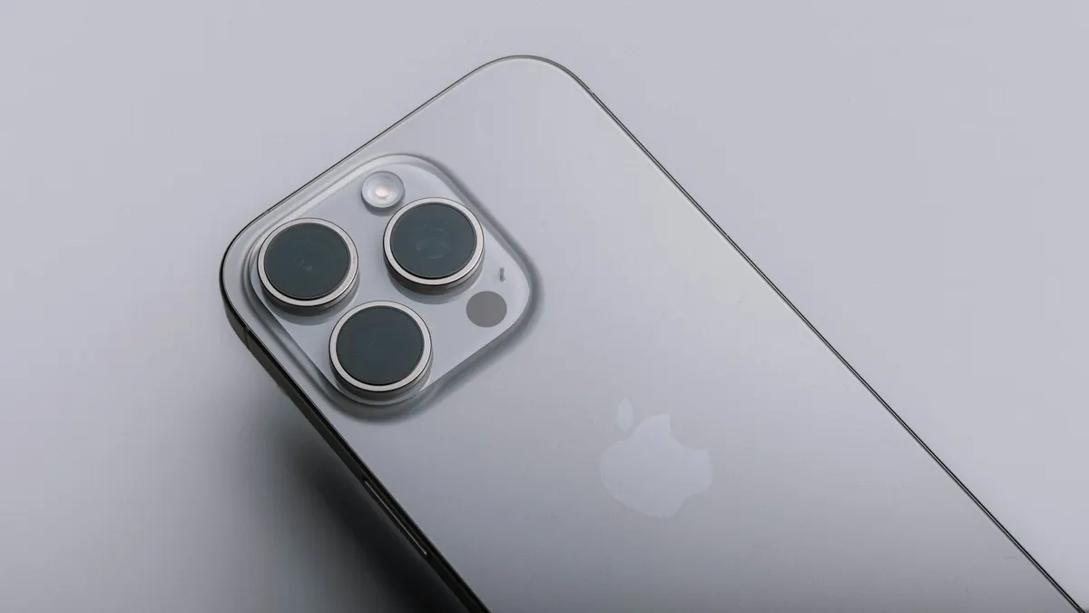 Ilustrasi. Perbandingan iPhone 16 series atau menunggu iPhone 17 