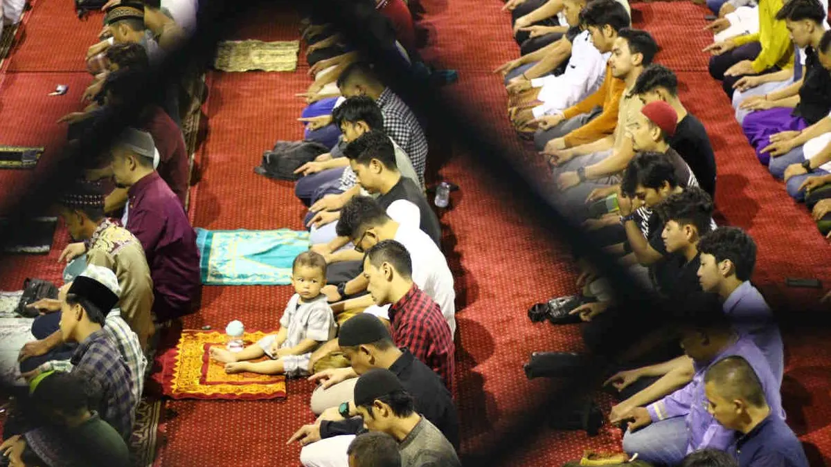 Tidak hanya sebagai kewajiban ibadah, tetapi juga membawa banyak hikmah yang berdampak pada aspek spiritual, moral, sosial, hingga kesehatan