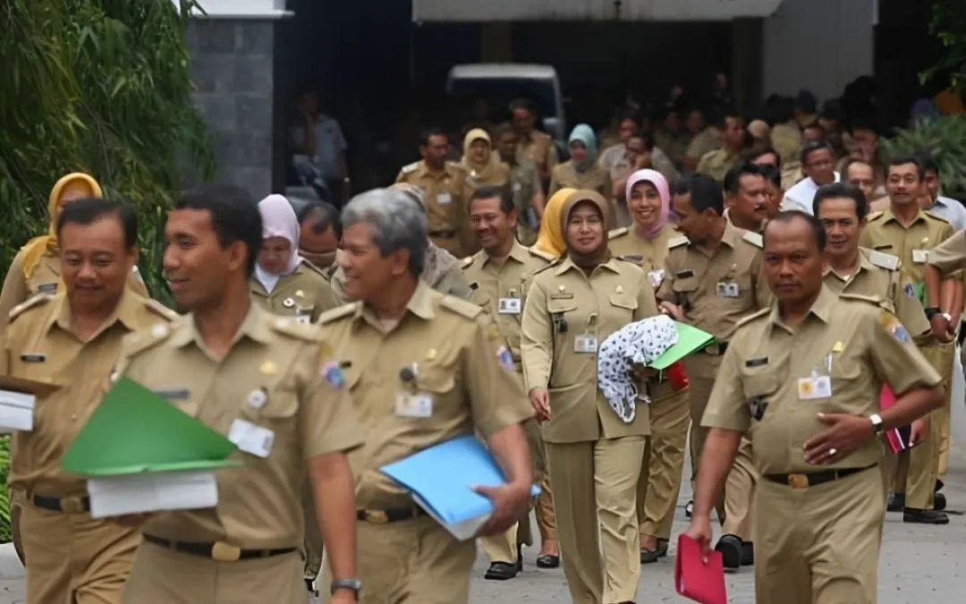 Kabar Buruk! Guru honorer yang belum terdaftar di Data Pokok Pendidikan (Dapodik) pada tahun 2025 terancam kehilangan status dan dirumahkan.