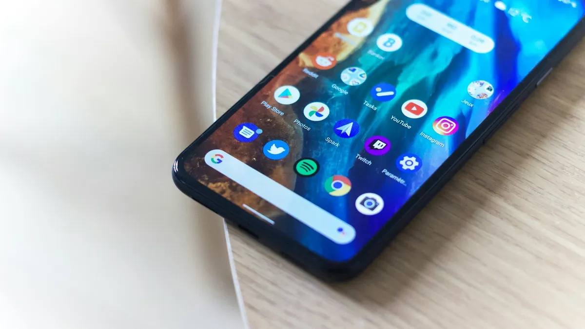 Ilustrasi cara menghilangkan iklan yang tiba-tiba muncul di HP Android.