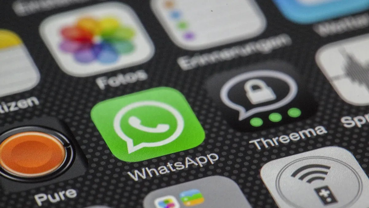 Ilustrasi agar WhatsApp tidak disadap.