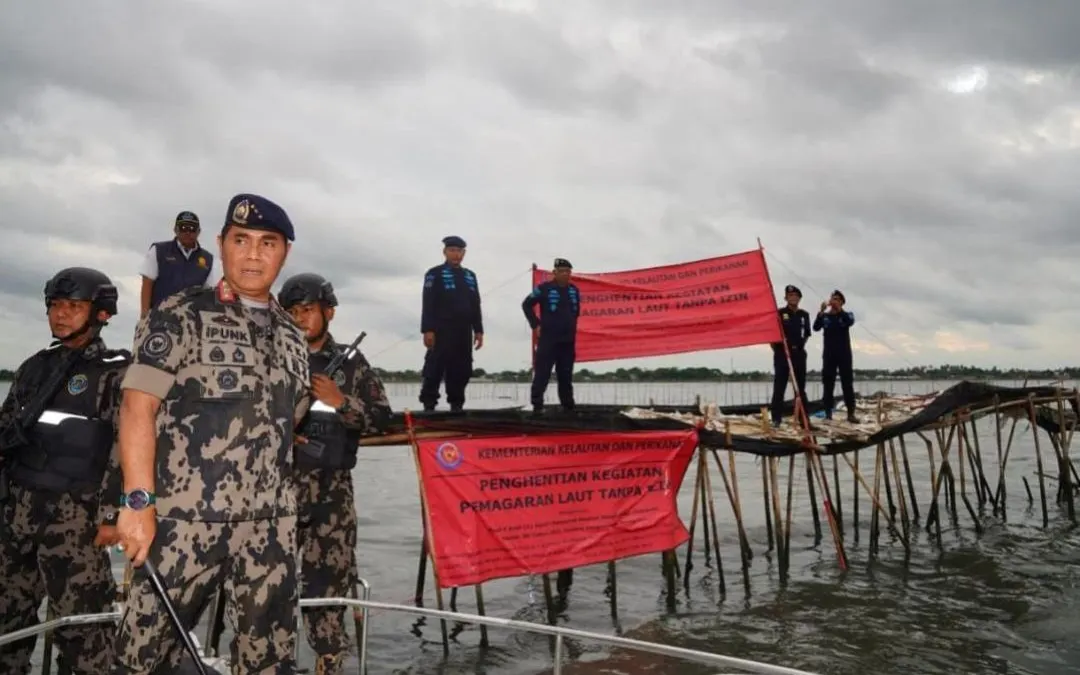 Pagar Laut Misterius Sepangjang 30 Meter di Tangerang