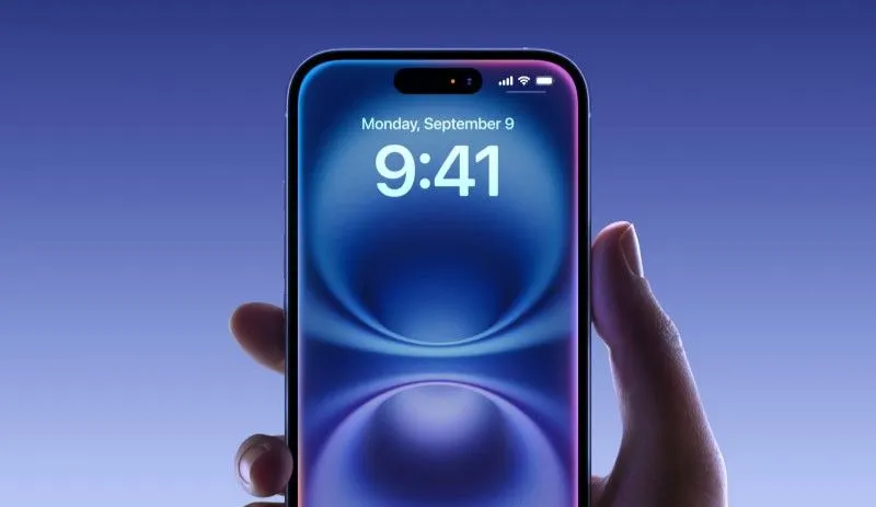 iPhone 16.
