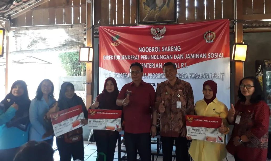 Ilustrasi. Pencairan PKH BPNT