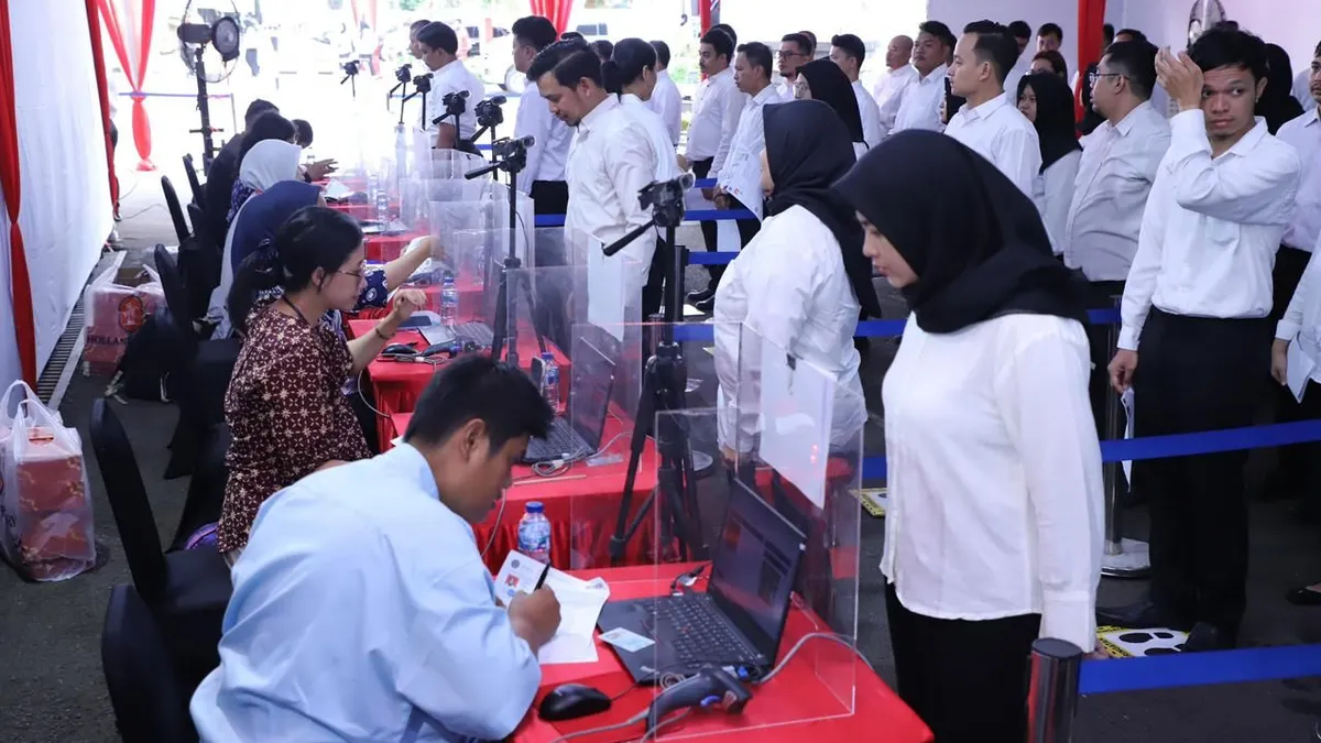 Pemerintah melalui surat edaran resmi mengumumkan penyerahan SK PPPK (Pegawai Pemerintah dengan Perjanjian Kerja) paruh waktu.