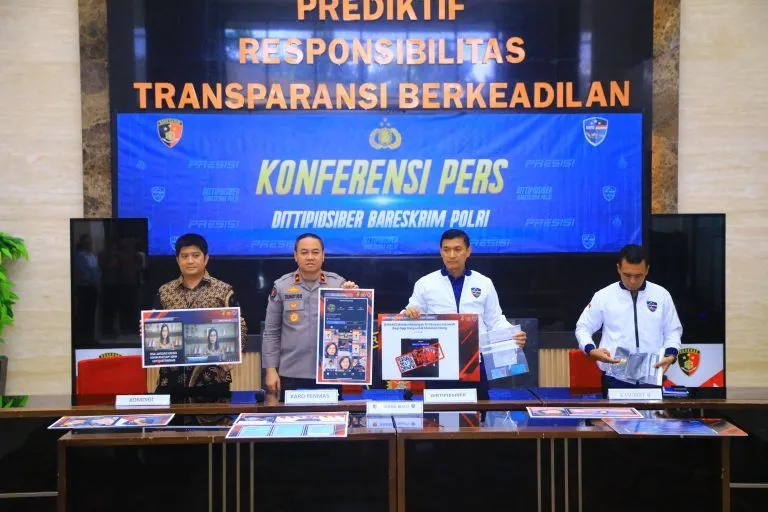 Berbekal teknologi kecerdasan buatan atau Artificial Inteligence, pelaku penyebar konten berbasis deepfake berhasil diamankan kepolisian.