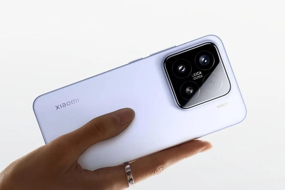 Xiaomi 15 Ultra akan segera rilis di awal Maret 2025.