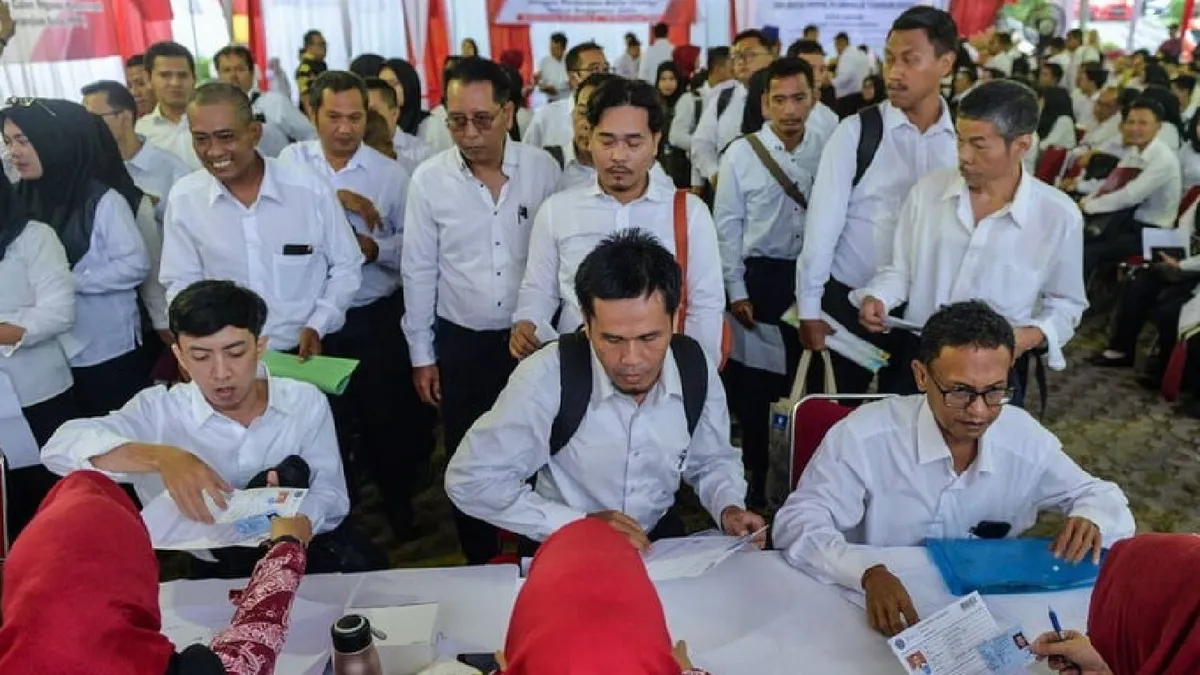Pertanyaanya akankah pengangkatan PPPK menjadi solusi bagi tenaga honorer yang telah lama mengabdi di pemerintahan?