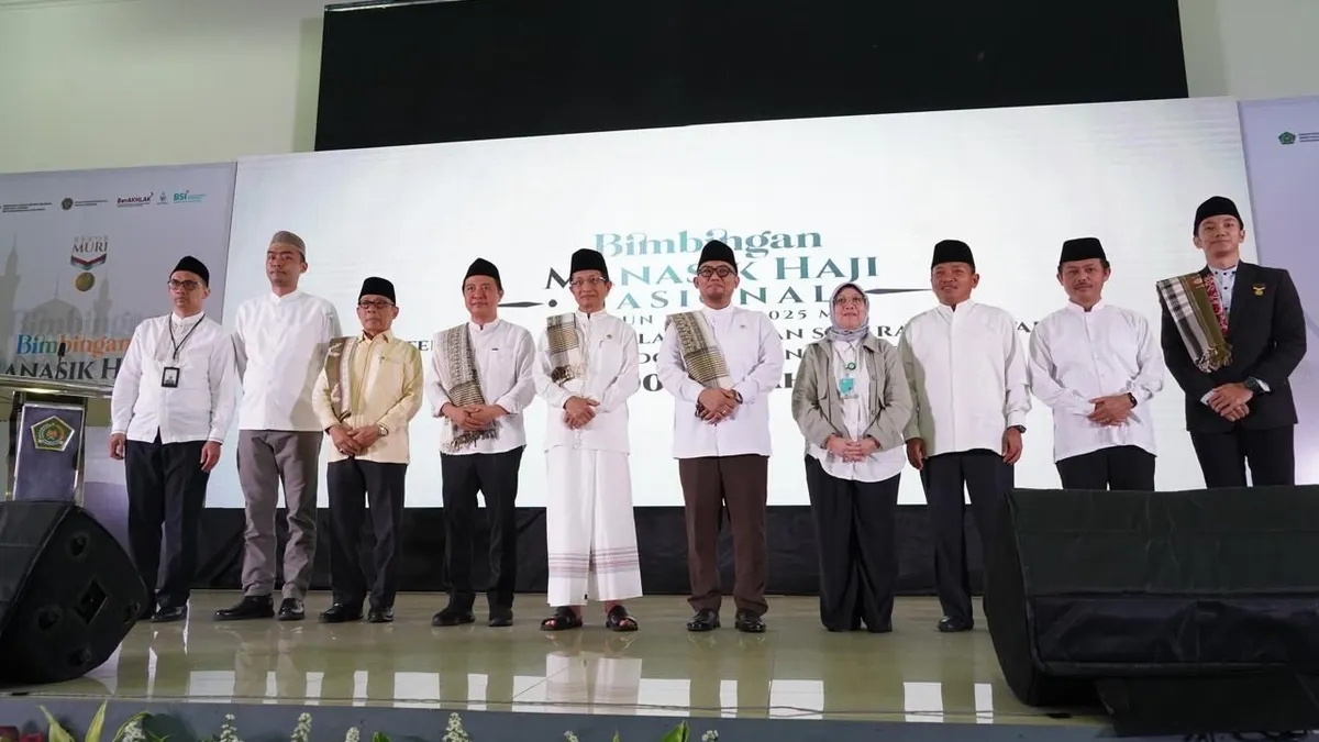 Acara manasik haji nasional turut dihadiri Menteri Agama RI Nasaruddin Umar dan Wakil Kepala Badan Penyelenggara Haji Dahnil Simanjuntak.