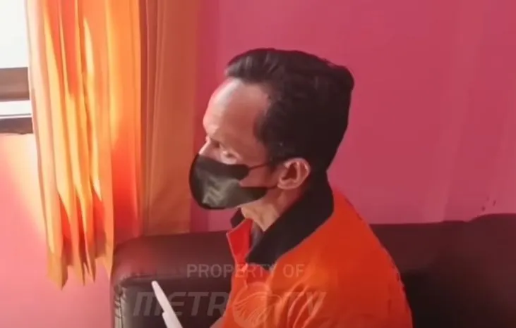 Ahmad Faisal Pimpinan di salah satu Pesantren Lombok alias Walid Lombok melancarkan modus atau tipu daya dengan dalih agama dan kesaktian.