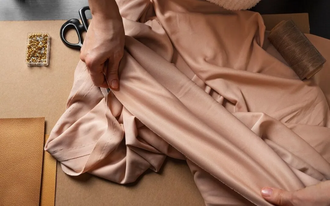 Berikut ini ringkasan tips memilih bahan gamis yang tepat beserta kelebihan dan kekurangannya