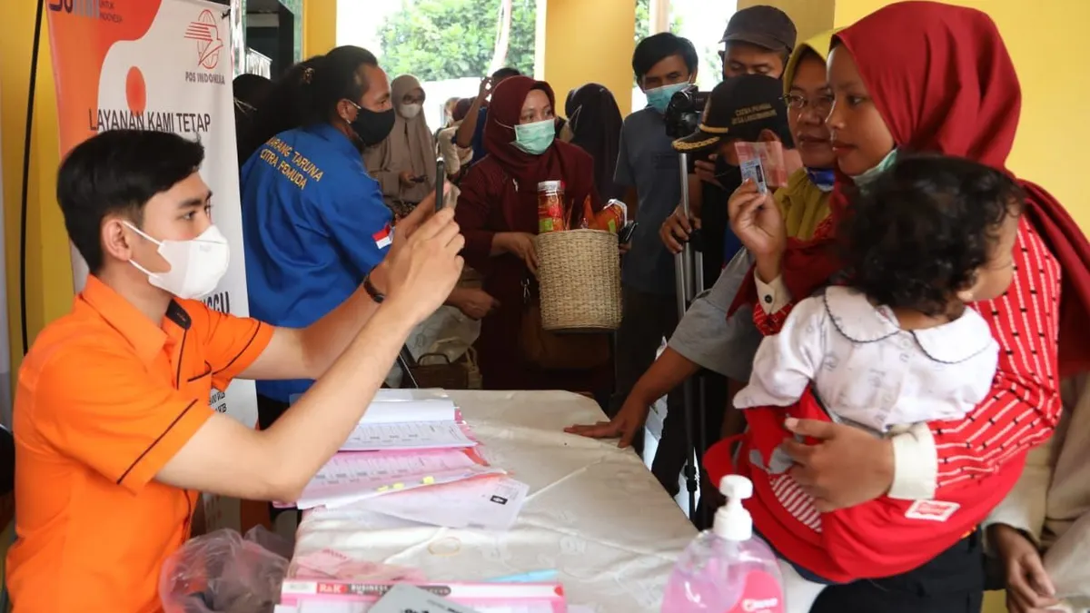 Bantuan sosial Program Bantuan Pangan Non-Tunai (BPNT) resmi mulai dicairkan melalui Kartu Keluarga Sejahtera (KKS) bank Himbara.