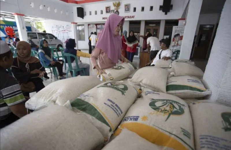 Program triple pencairan ini terdiri dari tiga komponen bantuan yang berbeda dengan mekanisme distribusi yang telah diatur secara sistematis.