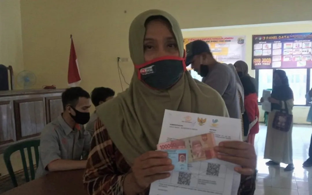Illustrasi. Verifikasi dan validasi data untuk pencairan tahap kedua ini telah diselesaikan oleh pendamping sosial di seluruh Indonesia pada 21 April 2025.