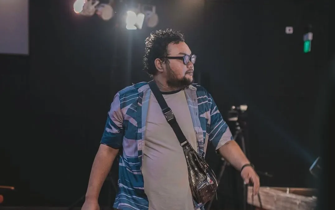 Baru-baru ini komika Fico Fachriza kembali menjadi sorotan setelah adanya dugaan penipuan yang melibatkan sederet artis dan musisi.