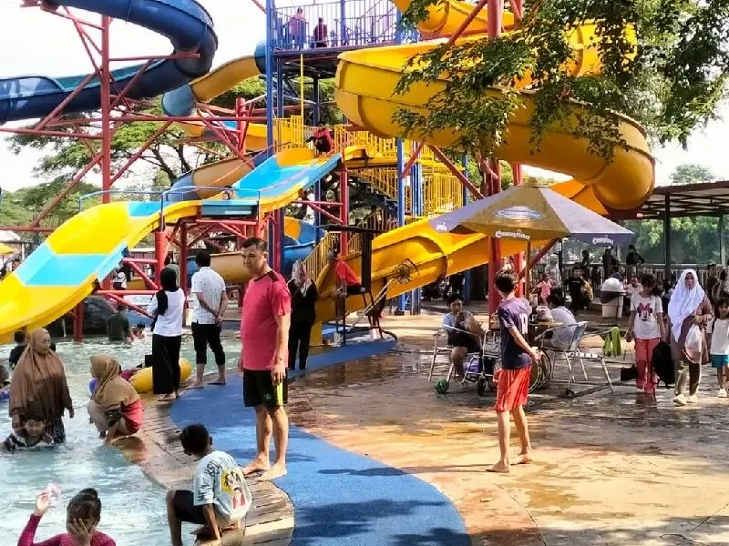 Bekasi memiliki berbagai destinasi wisata yang menarik yang cocok untuk liburan keluarga, beberapa di antaranya adalah berikut ini.
