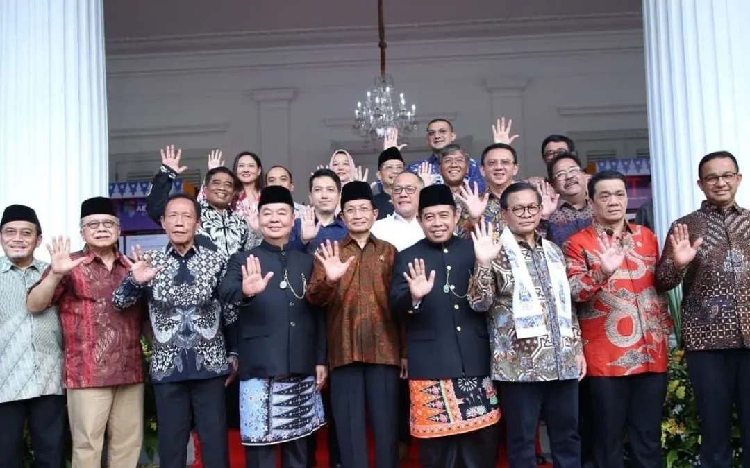 Pada momentum bersejarah ini, para mantan gubernur Jakarta juga turut hadir seperti Sutiyoso, Fauzi Bowo, Basuki Tjahaja Purnama alias Ahok hingga Anies Baswedan.