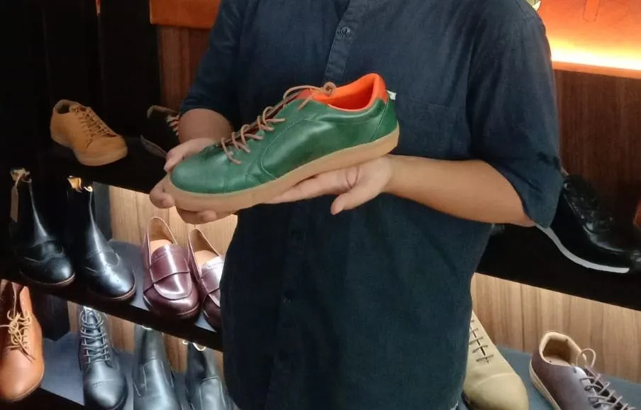 Beny Ramdani Sofara, pendiri sekaligus pemilik merek produk kulit Blankenheim, menyebut KUR BRI telah membantu usahanya berkembang pesat.
