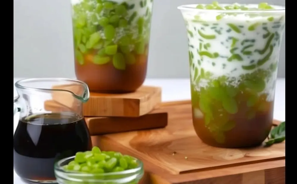 Memiliki rasa manis serta aroma santan yang khas, Cendol atau Dawet dianggap sesuai untuk sajian menu buka puasa Ramadhan