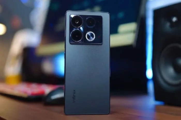 Performa Infinix Note 40 juga kencang karena dipersenjatai chipset Helio G99 Ultimate yang dipadukan dengan RAM 8 GB dan internal 256 GB.
