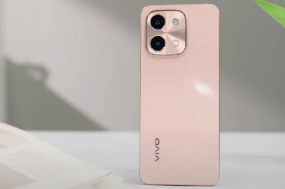 Berbicara soal performa, Vivo Y28 pakai chipset Helio G85 yang disokong RAM 8 GB dan internal hingga 256 GB.