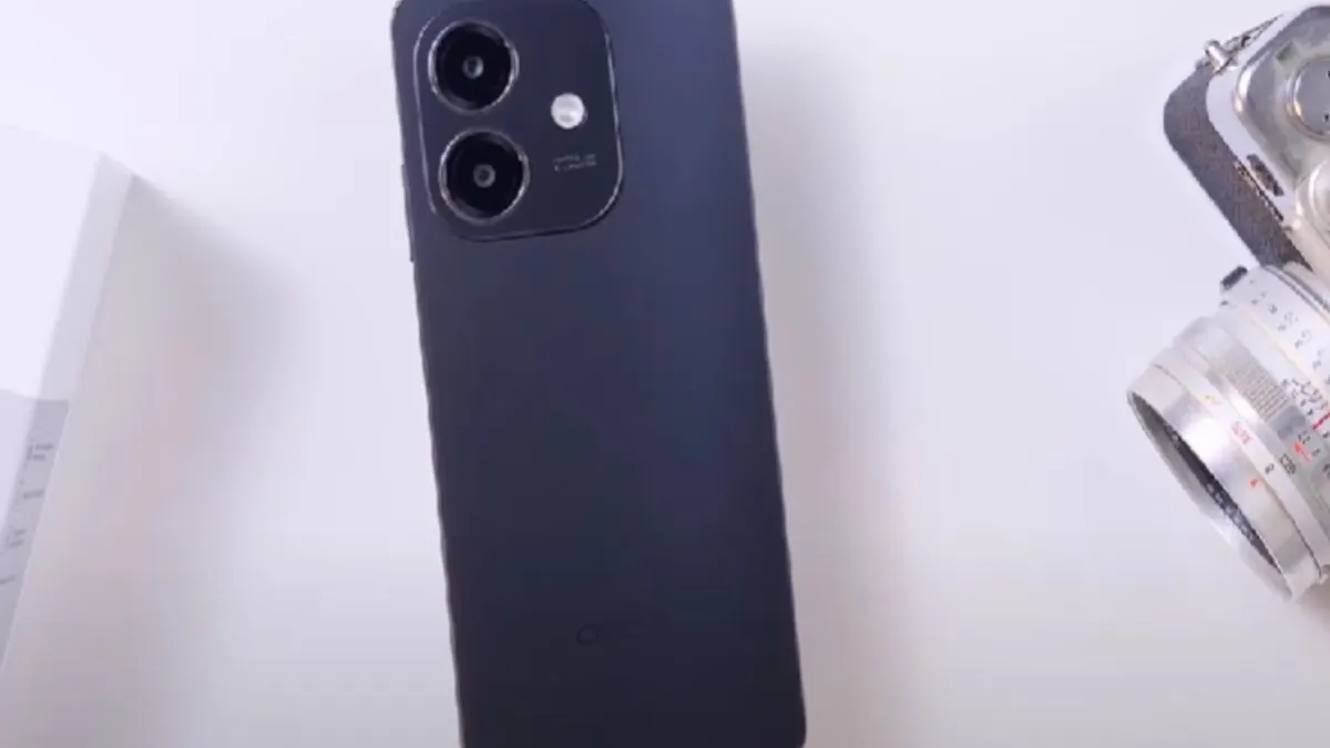 Oppo A3, HP yang sempat laris di akhir tahun 2024 ini tentunya masih layak dibeli di tahun 2025.
