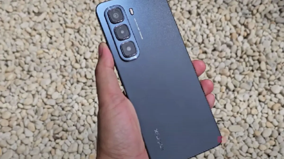 Tiga HP terbaik harga Rp1,5 sampai Rp1,9 jutaan.