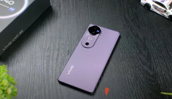 Dapat disimpulkan, Vivo V40 adalah ponsel yang menarik dengan banyak kelebihan. Tapi, ada beberapa kekurangan yang perlu dipertimbangkan.