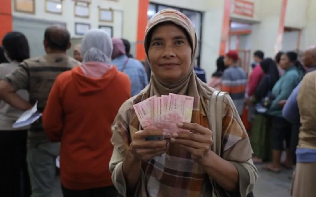 Bagi masyarakat yang ingin mengetahui apakah termasuk penerima bansos , simak rincian lima golongan berikut ini