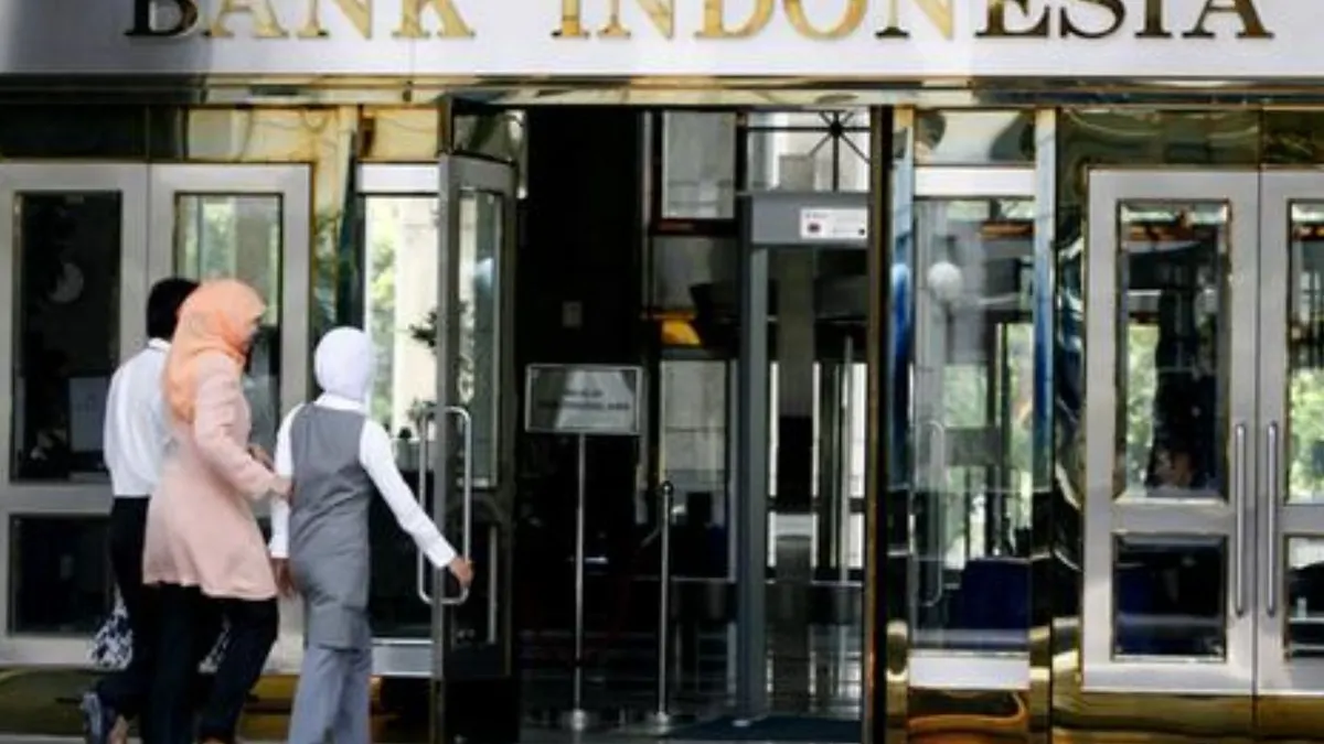 Kantor Bank Indonesia | Diduga terkait dengan kasus korupsi dana Corporate Social Responsibility atau CSR, KPK menggeledah kantor Bank Indonesia atau BI.