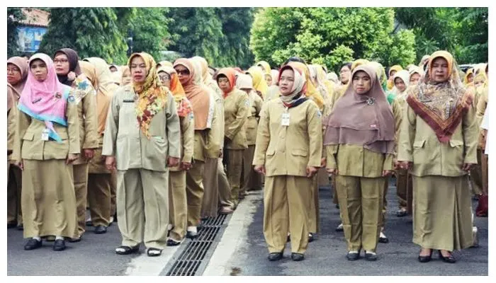 Pemerintah telah memberikan kepastian tentang status pengangkatan serta kesejahteraan gaji tenaga honorer atau non-ASN jelang tahun 2025.