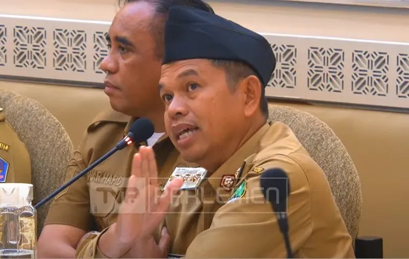 Gubernur Jawa Barat, Dedi Mulyadi, merespons sindiran 'Gubernur Konten' yang dilontarkan Gubernur Kalimantan Timur, Rudy Mas'ud.
