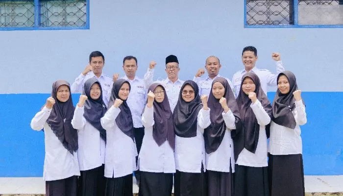 Mulai tahun 2025 pemerintah berencana memberikan tunjangan Rp2 juta per bulan kepada para guru swasta yang telah tersertifikasi.