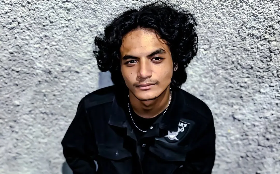 Vadel Badjideh terancam hukuman penjara paling lama 15 tahun akibat kasus dugaan asusila dan aborsi terhadap anak dari Nikita Mirzani.