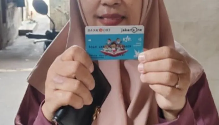 Pemprov DKI Jakarta resmi membuka 11 posko pelayanan Kartu Jakarta Pintar (KJP) Plus dan Kartu Jakarta Mahasiswa Unggul (KJMU).