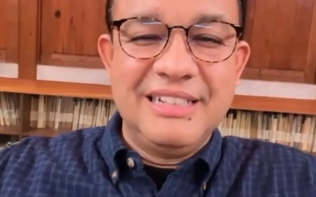 Anies Baswedan baru-baru ini menanggapi fenomena yang sedang ramai di media sosial di kalangan anak muda tentang trend #KaburAjaDulu.