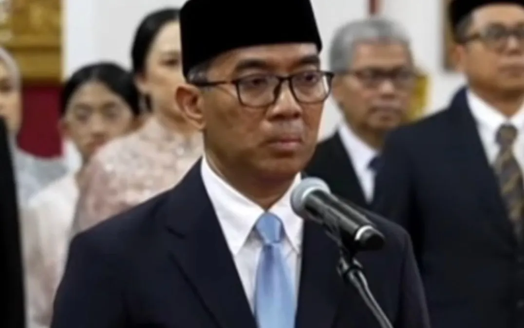 Berikut adalah informasi sosok Mendiktisaintek terbaru mengenai latar belakang Pendidikan, karier dan jabatan yang diemban serta beberapa prestasi Brian Yuliarto.